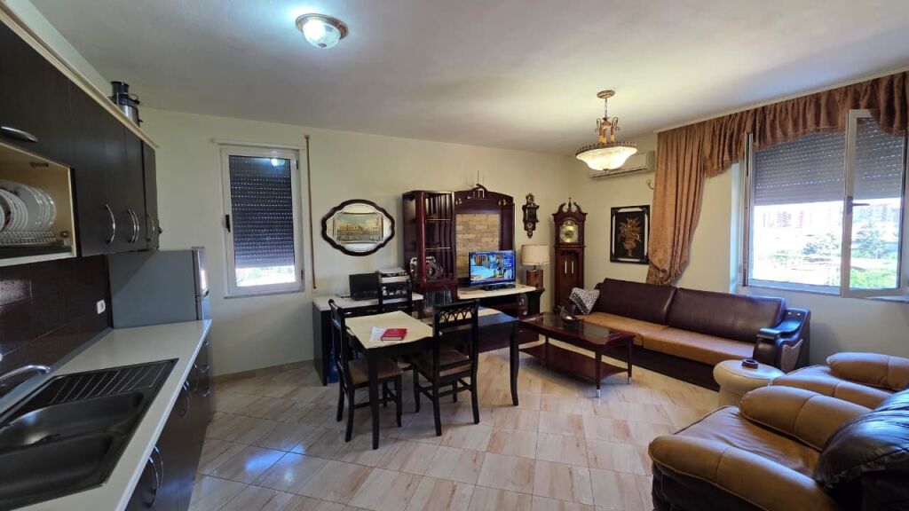 Shitet apartament 2+1, Misto Mame
