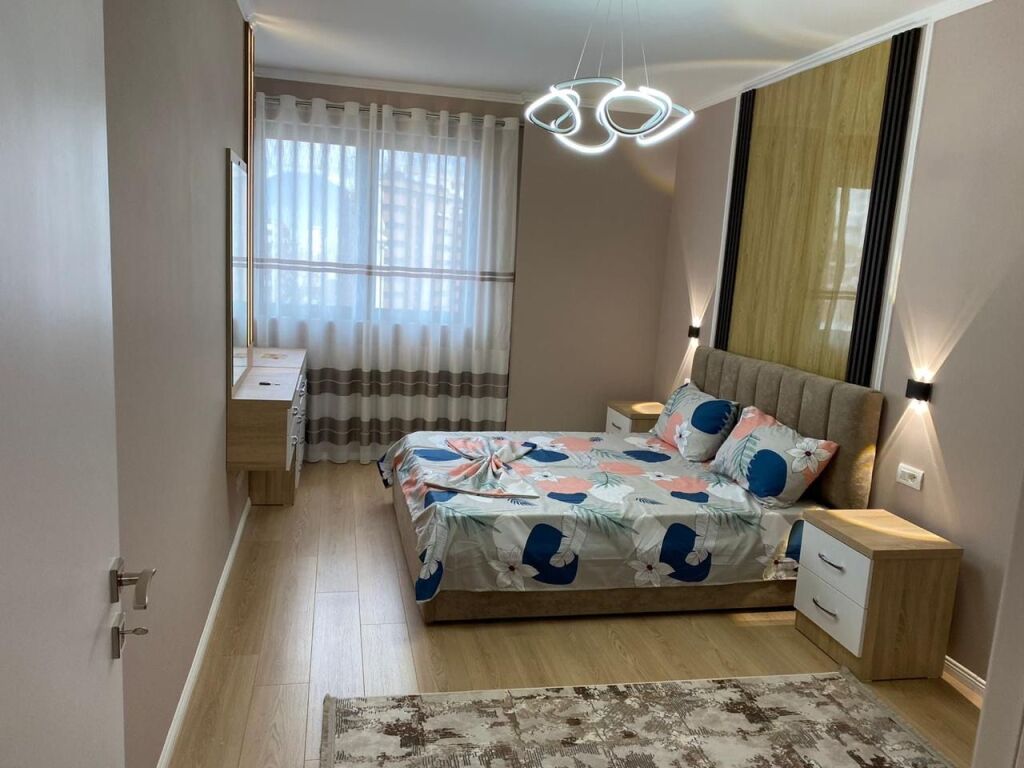 Jepet me Qera Apartament 1+1 në Astir