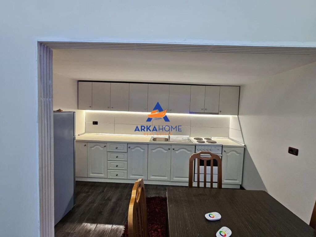 VENDESI APPARTAMENTO DUPLEX 132M2 "VIA CONFERENZA DI PEZA MISTO MAME" 238700 EURO