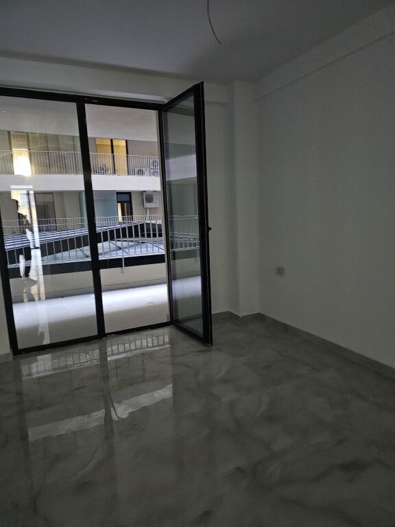 🏢 Jepet me qira ambient zyre – Rr. Mine Peza