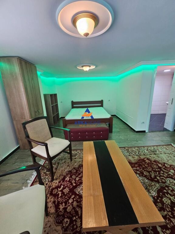 VENDESI APPARTAMENTO DUPLEX 132M2 "VIA CONFERENZA DI PEZA MISTO MAME" 238700 EURO