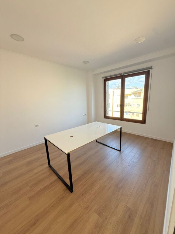 🏢 Jepet me Qira Ambient Zyre tek Delijorgji