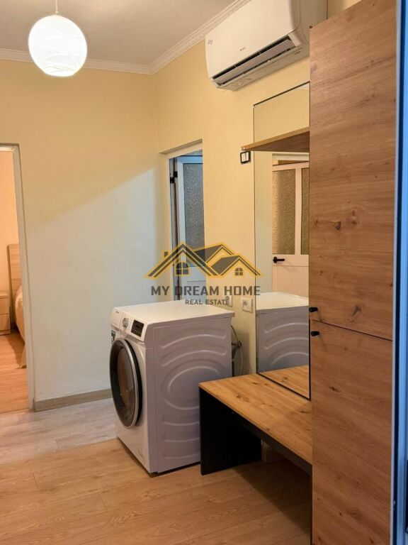 JEPET ME QIRA APARTAMENT 1+1 TEK RRUGA E RE E PORTIT!