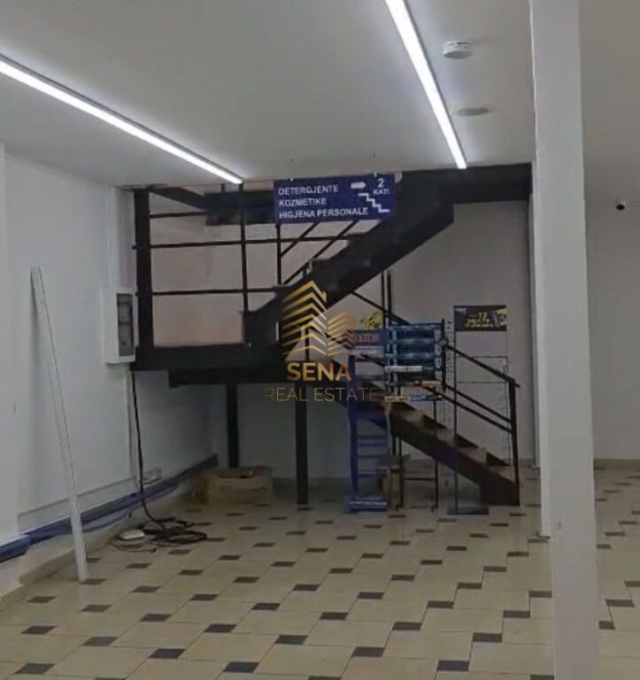 For rent, Duplex business premises 134m², Myslym Shyri Street, 150,000 Lek/month