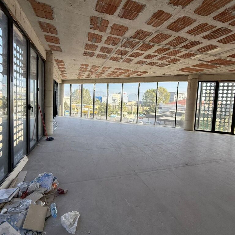 🏢✨ Edificio Commerciale in Affitto – Autostrada Tirana–Durazzo, vicino alla Dogana ✨🏢