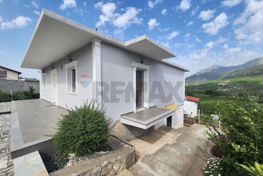 Private house - For Sale - Balldre i ri, Lezhë