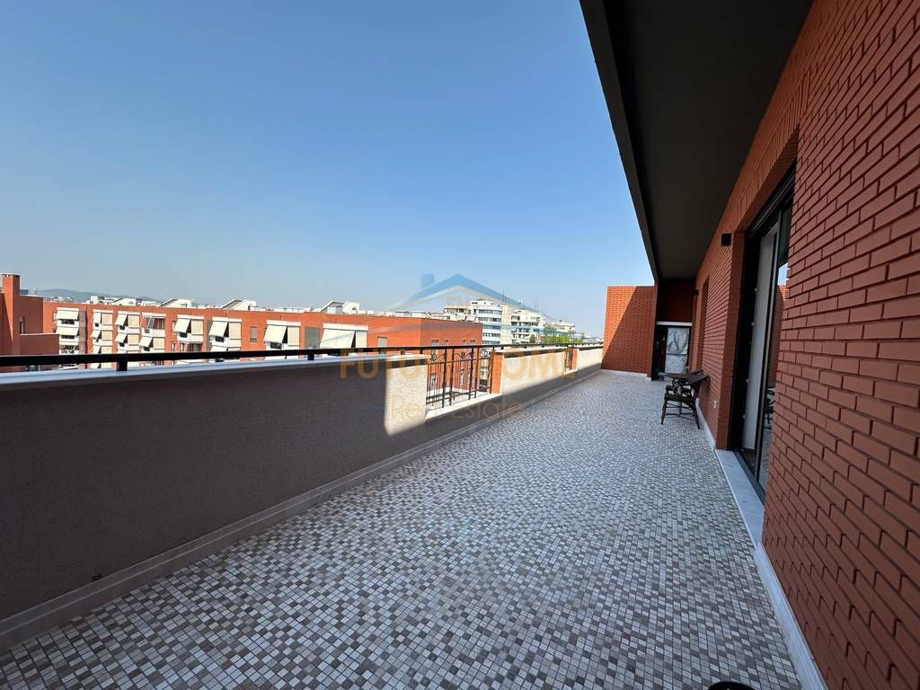 Qera ,Apartament 2+1 + Verande + Parking !!
