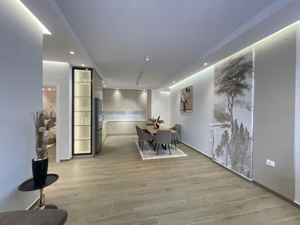 Luxe Apartament 2+1 me qira në Vlorë