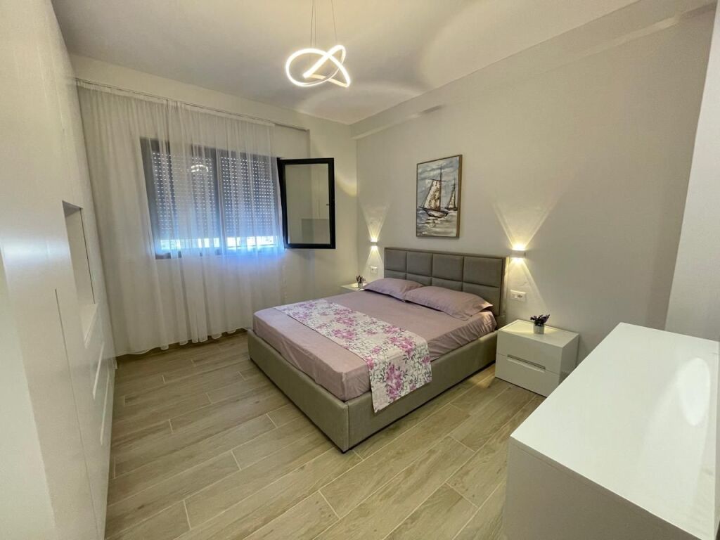 Luxe Apartament 2+1 me qira në Vlorë