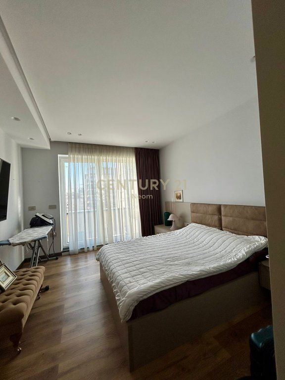 UNIQUE PENTHOUSE FOR SALE IN THE HEART OF THE FORMER BLOK Exclusive Penthouse – A New Standard of Luxurious Living! 1,200,000 €