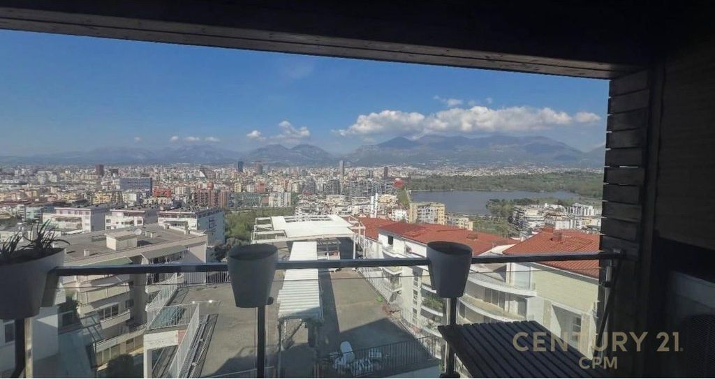 Apartment 2+1+2 for sale at Xhamia Kopshti Botanik 230000€ | 120 m²
