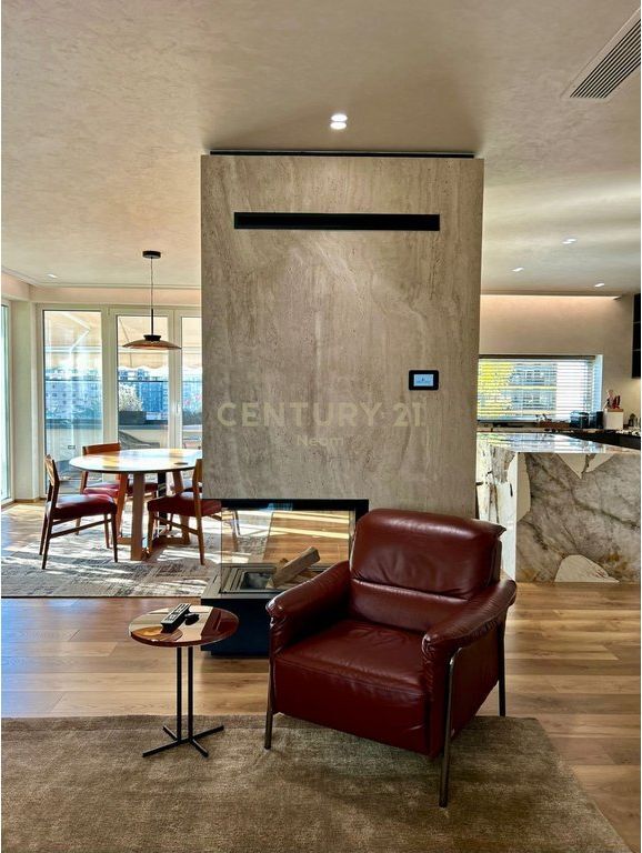 UNIQUE PENTHOUSE FOR SALE IN THE HEART OF THE FORMER BLOK Exclusive Penthouse – A New Standard of Luxurious Living! 1,200,000 €