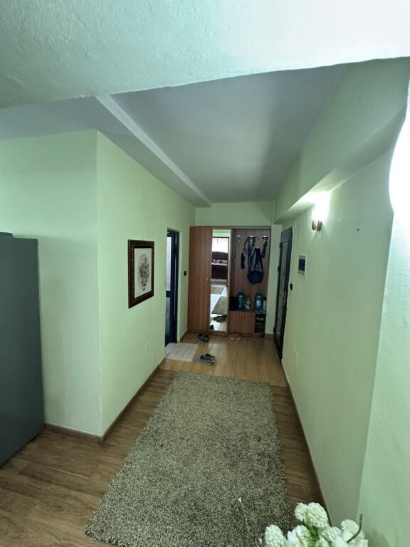 JEPET ME QERA APARTAMENT 2+1 PRANE BLUESTAR CENTER, DURRES