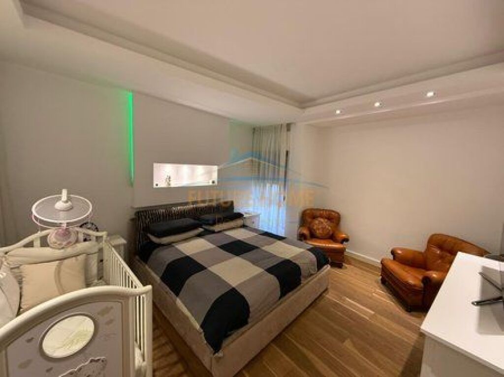 For sale, Apartment 3+1+2+Garage+Storage, Dry Lake, Tirana