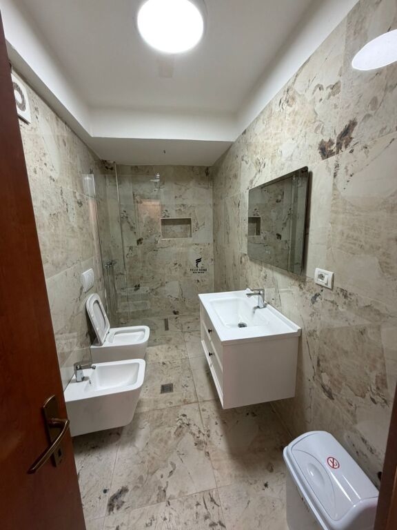 ZYRE ME QERA 50 M2 BLLOK 60.000 LEKE FH-79861