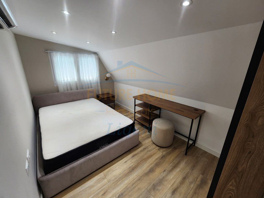 VENDESI DUPLEX 4+1+2 LAGO DI THATE