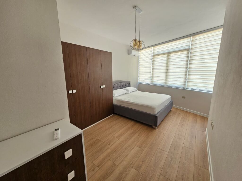 Tirane, appartamento 2+1 in affitto, 700 €, vicino alla Facoltà di Scienze Naturali