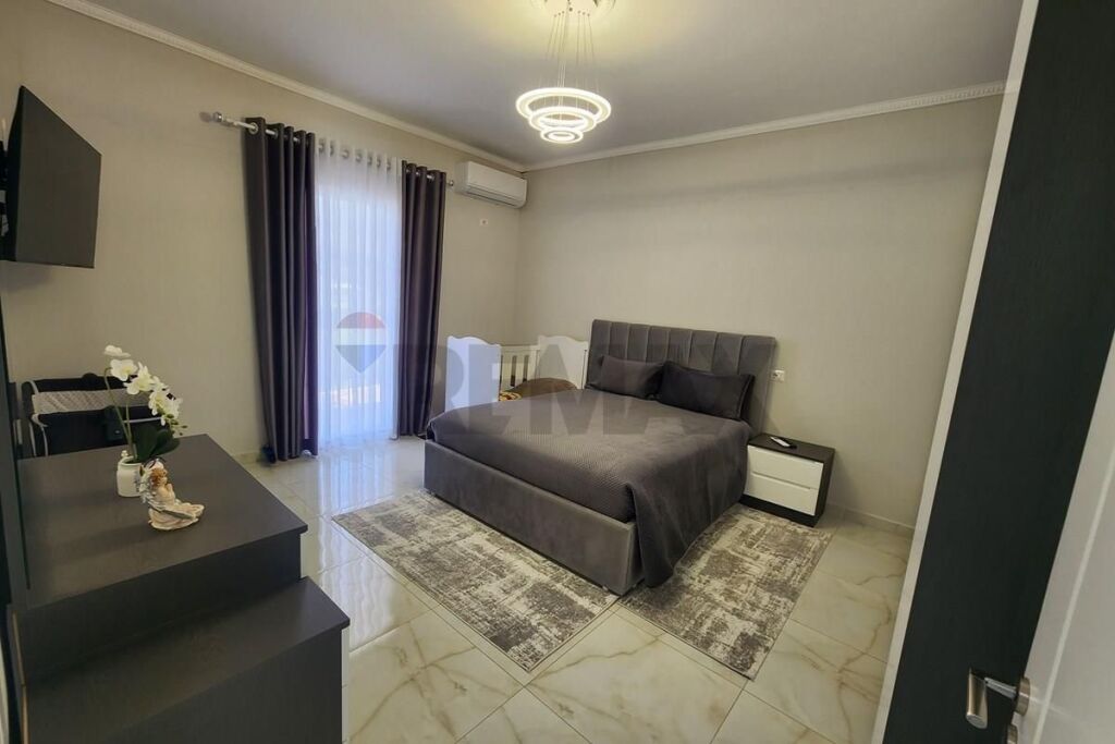 Private house - For Sale - Balldre i ri, Lezhë