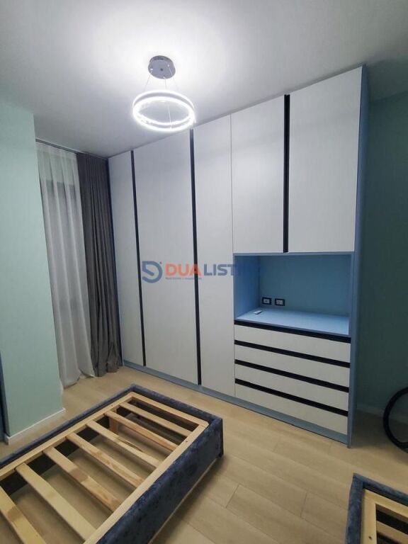 Affittiamo appartamento 2+1+2 con parcheggio presso Met Invest, Lago Secco.