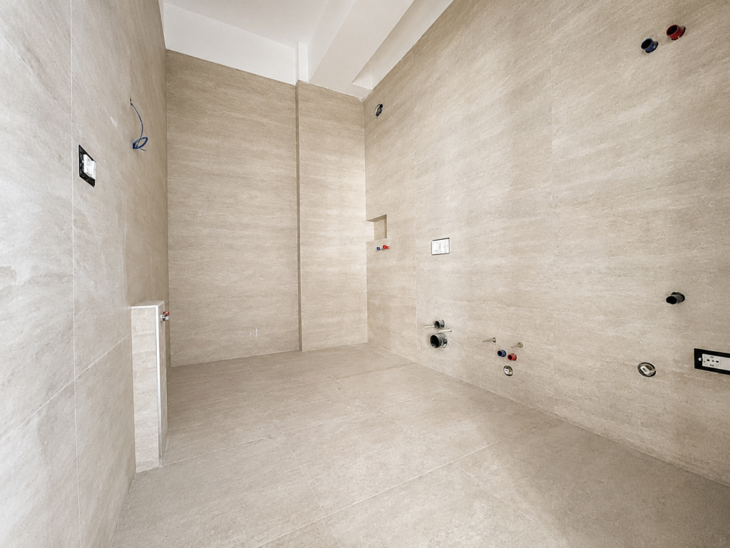 Appartamento 3+1 in vendita, 140 m² a Square 21, Tirana