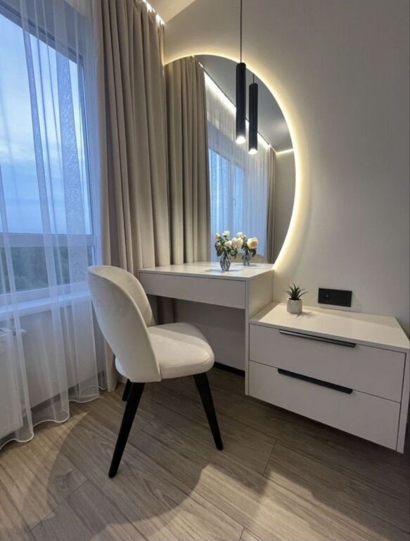 Komuane parisit, jepet me qera apartament 2+1+2 modern !