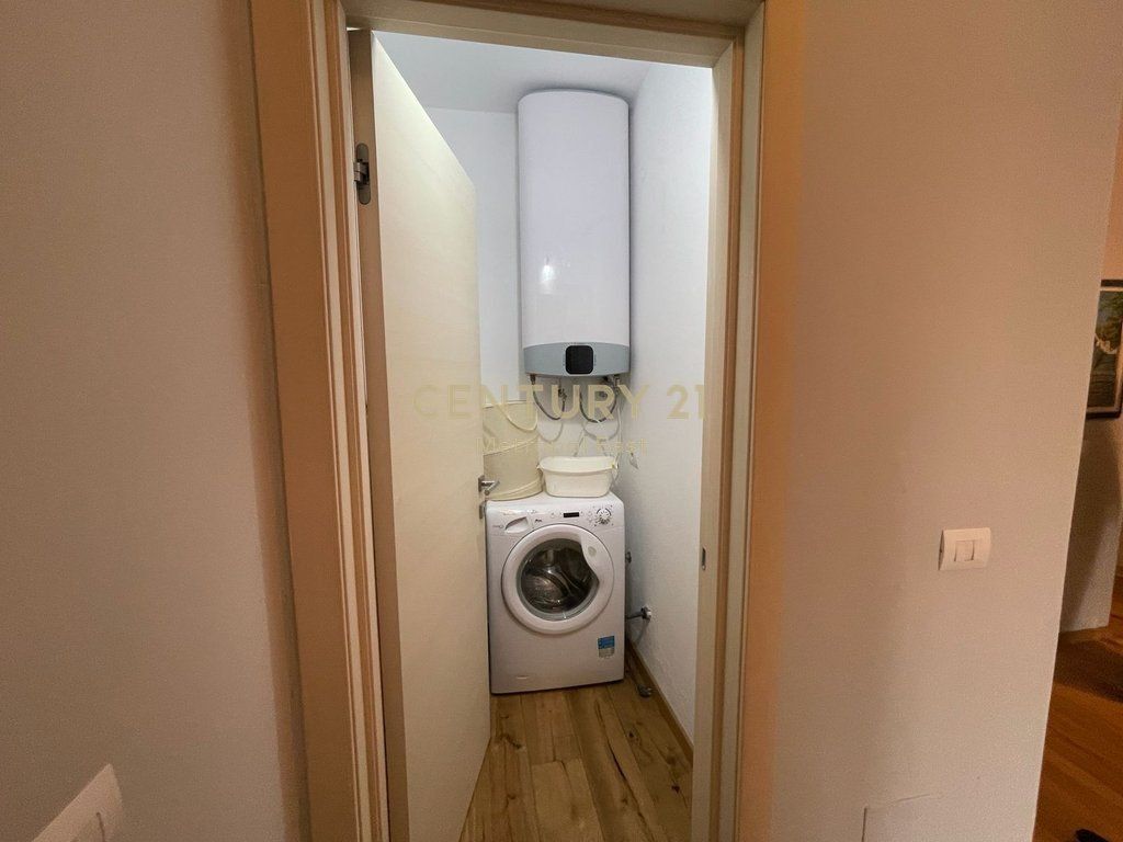 Jepet me qira Apartament Elegant 1+1 me Parkim vetëm 2 Minuta nga TEG EAST143210