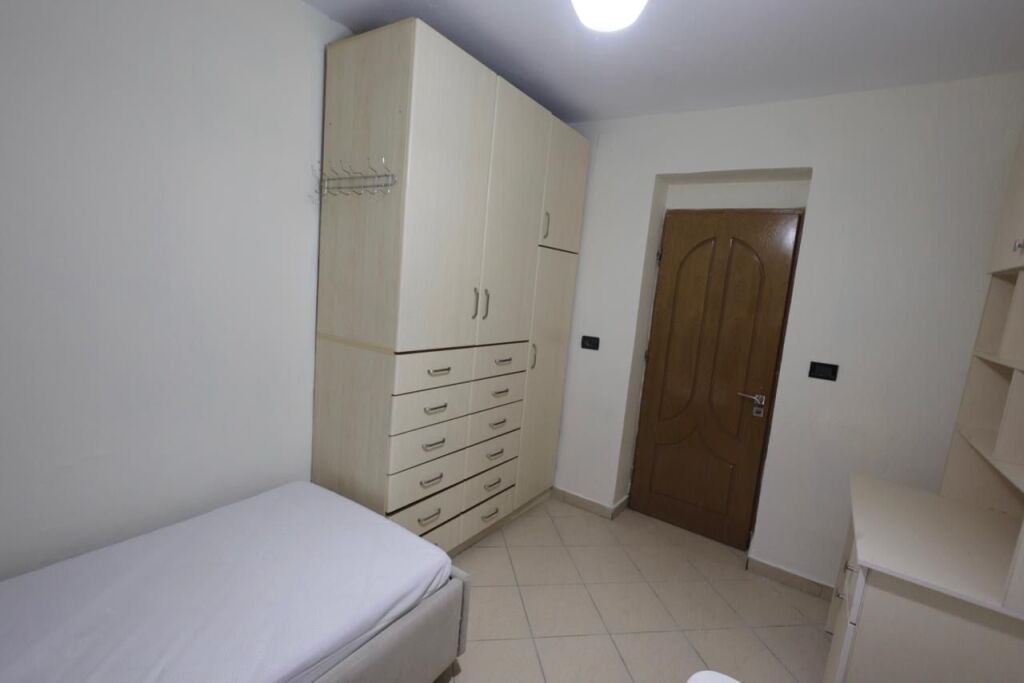 2+1, 2° piano esistente, prezzo 550 mila leke