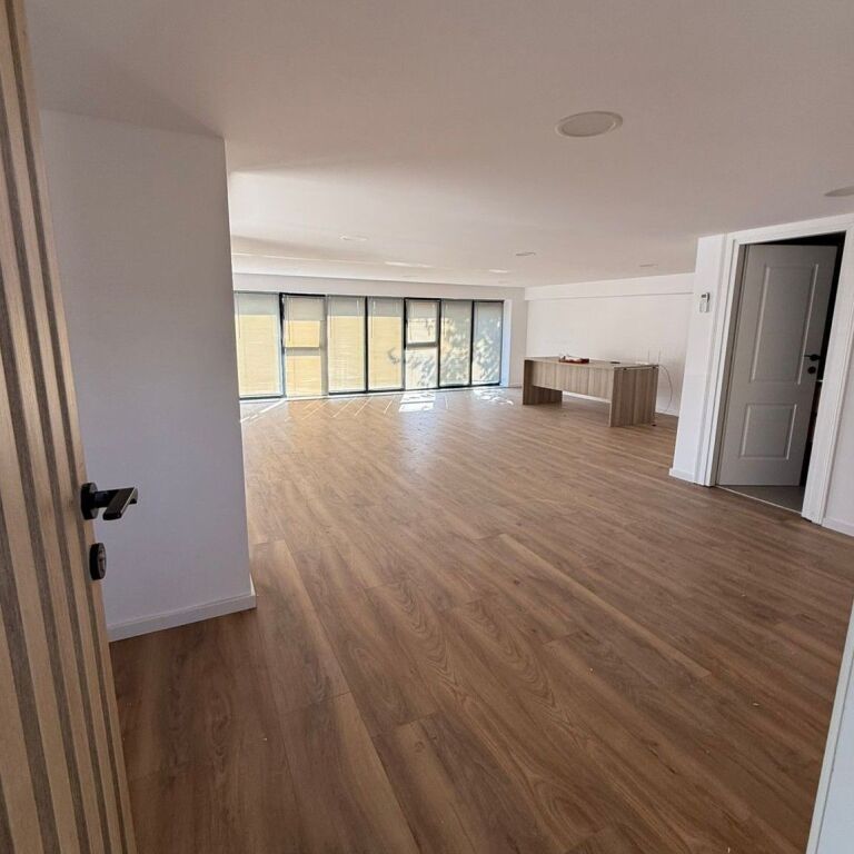 🏢✨ Edificio Commerciale in Affitto – Autostrada Tirana–Durazzo, vicino alla Dogana ✨🏢