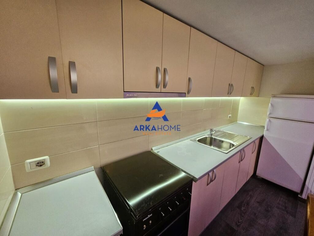 VENDESI APPARTAMENTO DUPLEX 132M2 "VIA CONFERENZA DI PEZA MISTO MAME" 238700 EURO