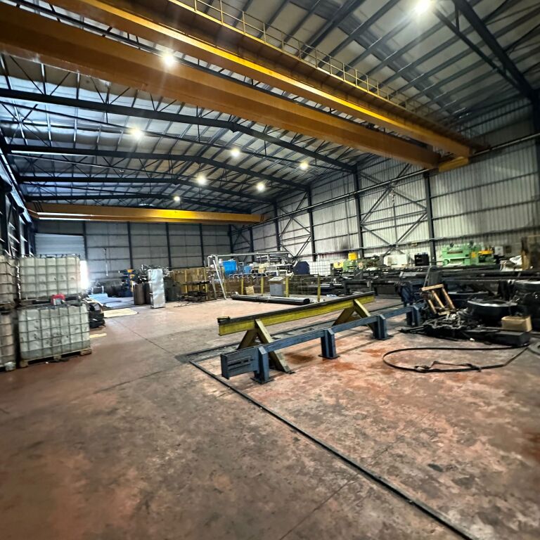 🏭✨ INDUSTRIAL WAREHOUSE + OFFICE BUILDING FOR SALE – VORË ✨🏭