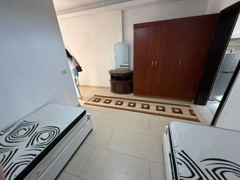 Apartament 1+1 per qera Laprake !