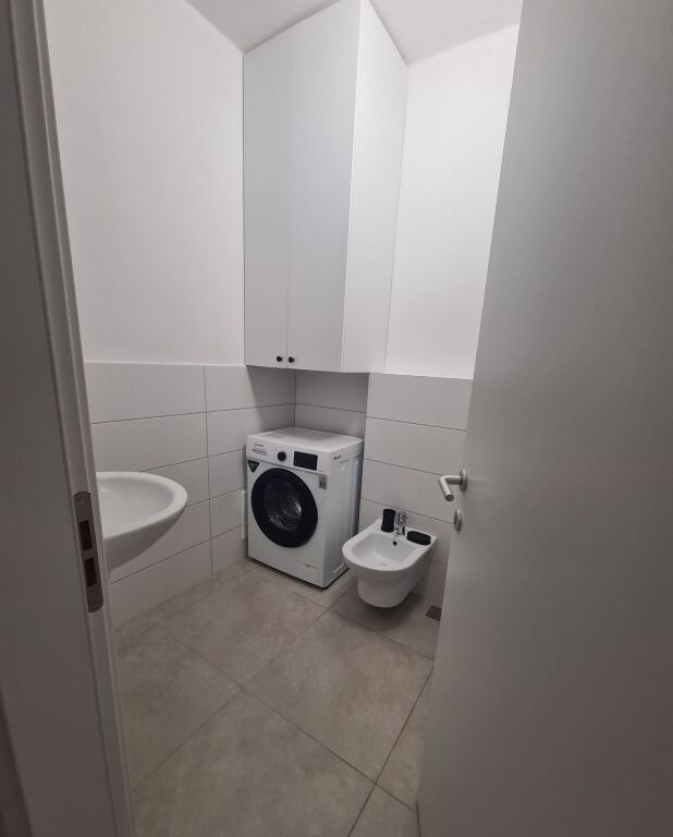 Qera | Apartament 1 + 1 | Rruga Ali Visha | 700 €/muaj