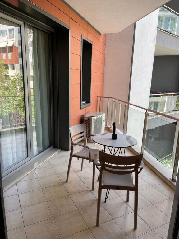 Qira Apartament 1+1- Rruga e Kosovarëve + Post Parkimi 🚗