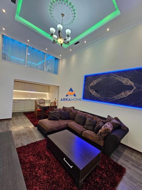 VENDESI APPARTAMENTO DUPLEX 132M2 "VIA CONFERENZA DI PEZA MISTO MAME" 238700 EURO