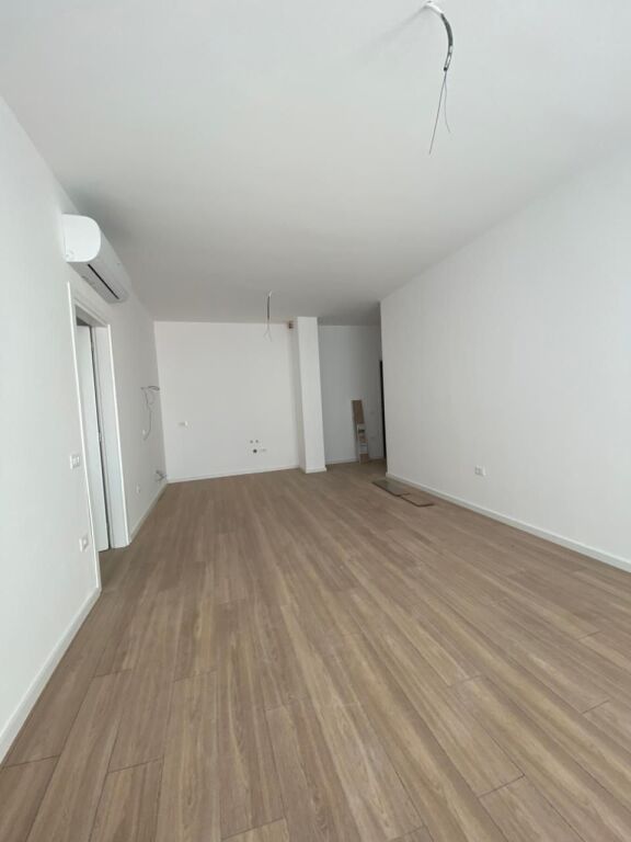 🏢 JEPET ME QIRA – ZYRË 📍 Komuna e Parisit, pranë Kompleksi KIKA 2