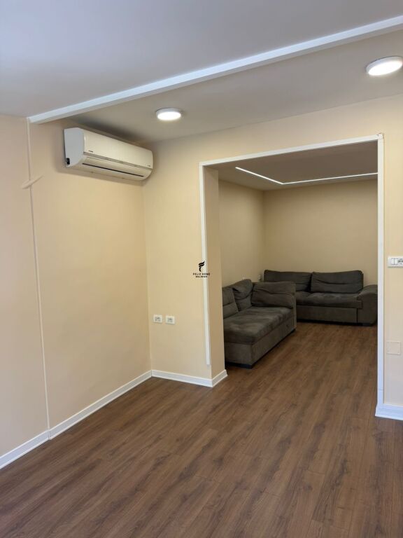 ZYRE ME QERA 50 M2 BLLOK 60.000 LEKE FH-79861
