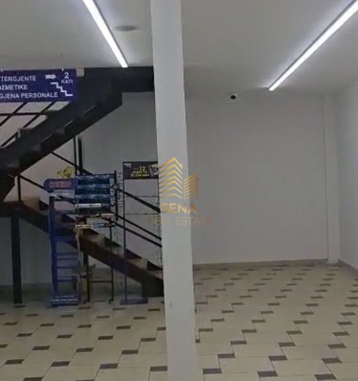 For rent, Duplex business premises 134m², Myslym Shyri Street, 150,000 Lek/month