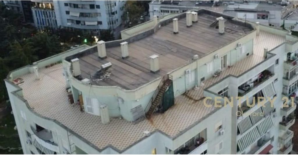 Vendiamo l'ultimo piano di un edificio, attico e veranda a Durazzo!