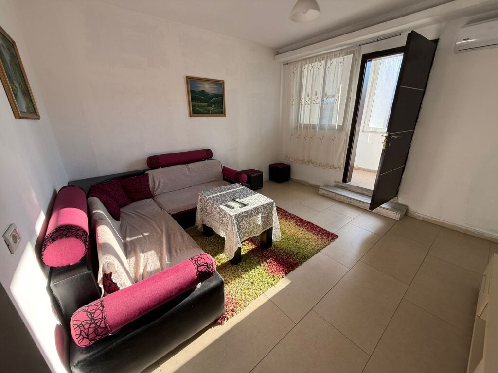 Apartament 1+1 per qera Laprake !