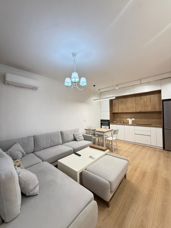 🏡 JEPET ME QIRA APARTAMENT 1+1 – FIORI DI BOSCO