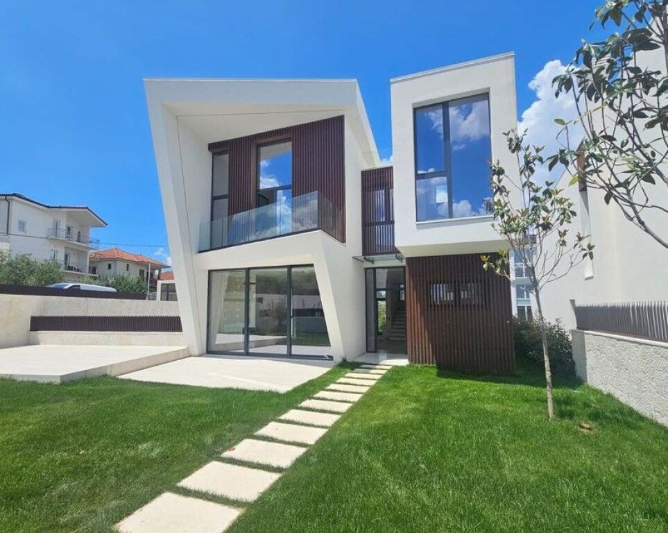 VILLA MODERNA IN VENDITA – MJULL -BATHORE