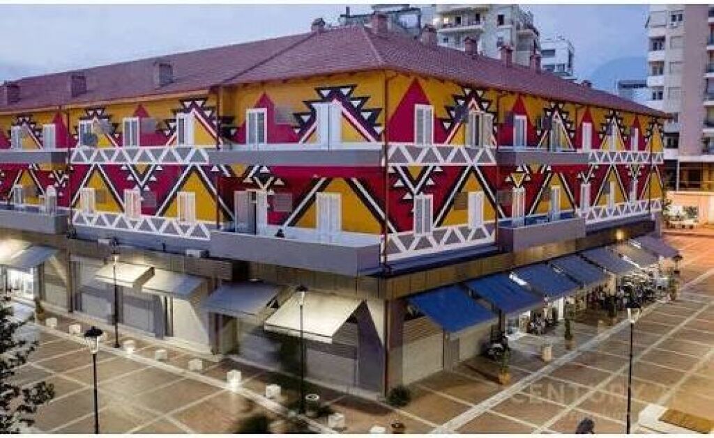 🏢 Zyrë me Qira – Pazari i Ri ✨