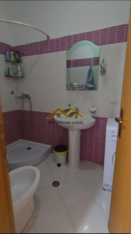 VENDESI APPARTAMENTO 1+1 VICINO A SHKEMBI I KAVAJES!