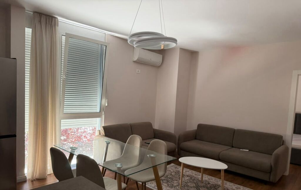 APARTAMENT ME QERA 2+1 QENDER 75.000 LEKE  FH-79907