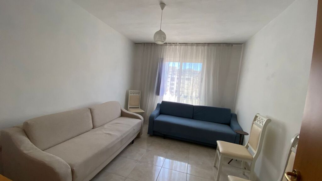 VENDESI APPARTAMENTO 3+1 PALAZZO ESISTENTE, TASSE CENTRO DURRES 120000 EURO
