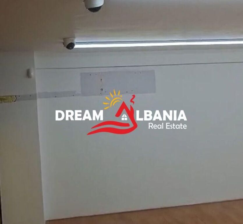 Affittasi negozio duplex in via Islam Alla, Tirana (ID 42711089)