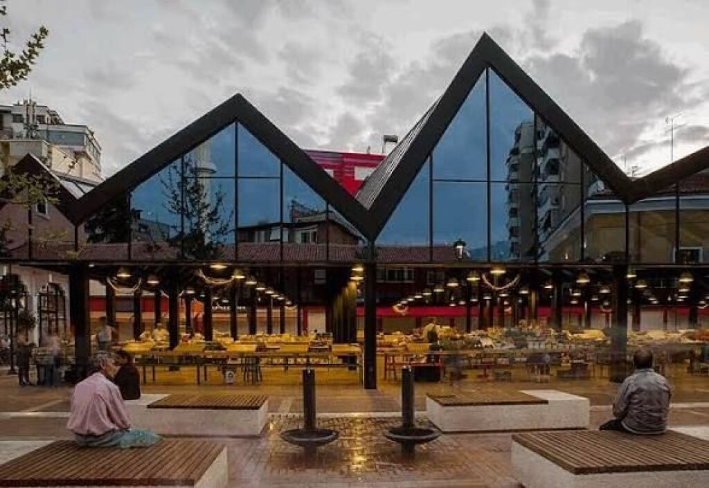 🏢 Zyrë me Qira – Pazari i Ri ✨