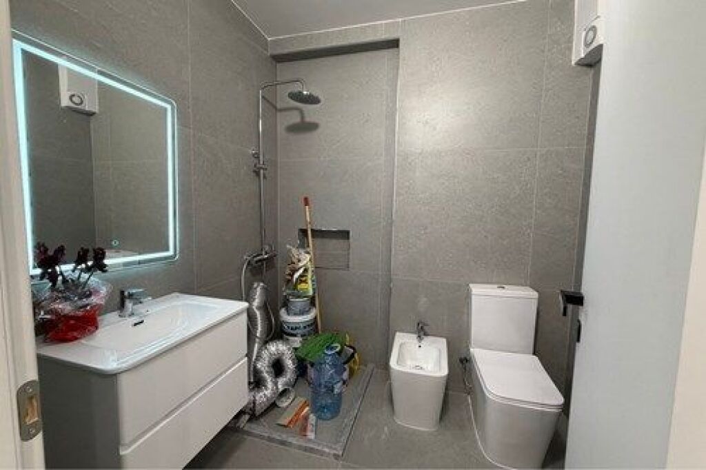 SUPER APPARTAMENTO CON VISTA MARE IN VENDITA--VLORE!!