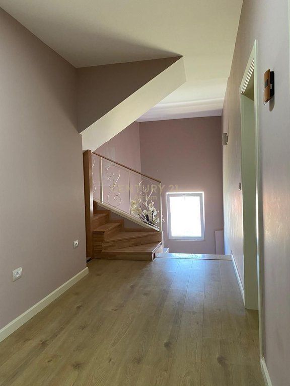VENDESI DUPLEX A KOMBINAT – SUPER OPPORTUNITÀ DI INVESTIMENTO!