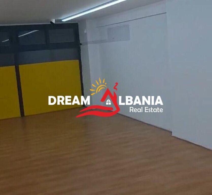 Affittasi negozio duplex in via Islam Alla, Tirana (ID 42711089)
